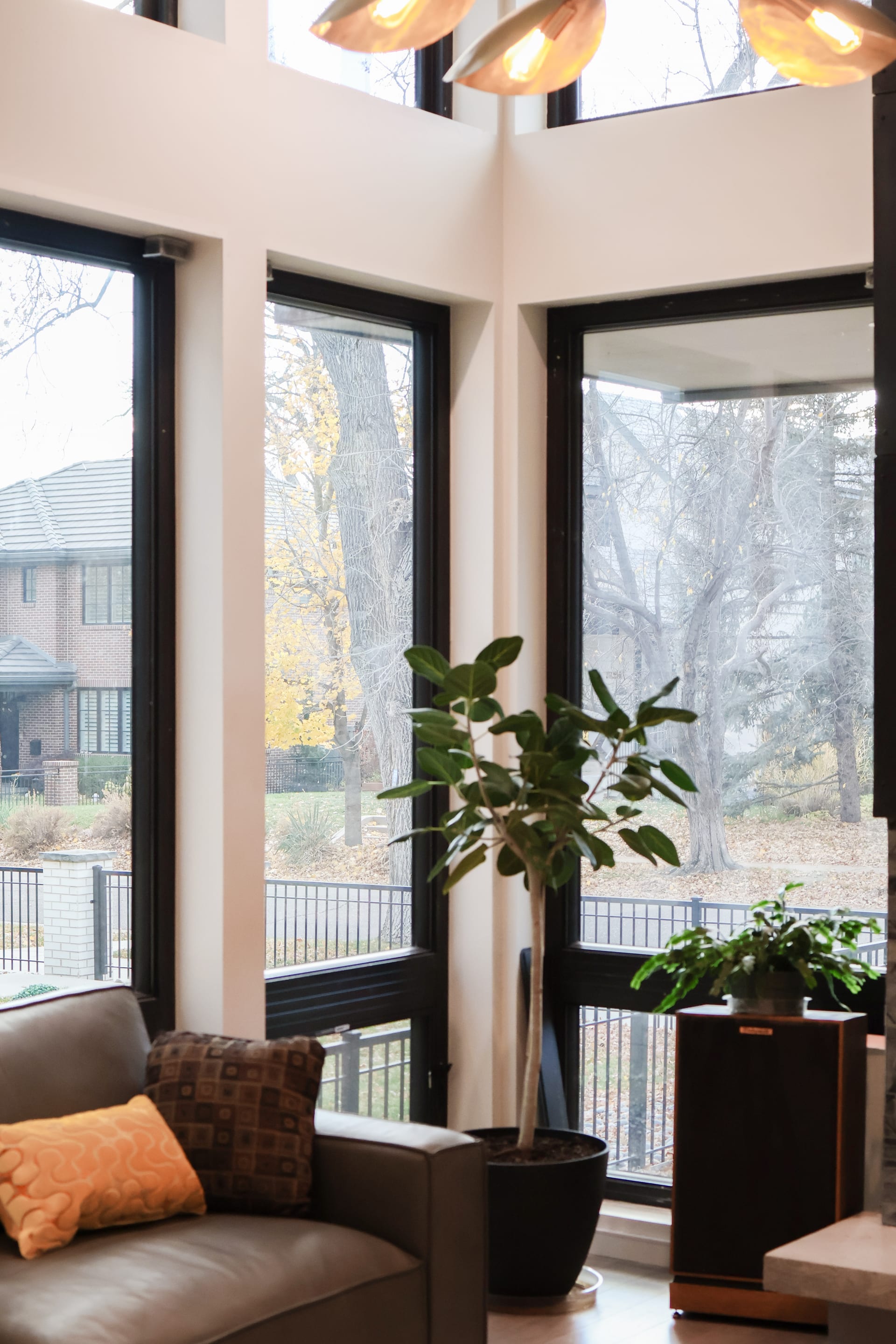 East Washington Park - Interior Living Room